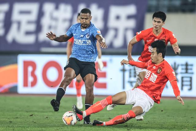 浓眉轻松表现，16分7板助奇才小胜尼克斯